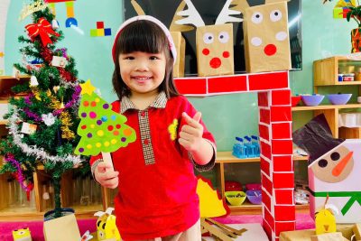Hoạt động: Bé trang trí cây thông Noel – Lớp 3 tuổi C☺️
